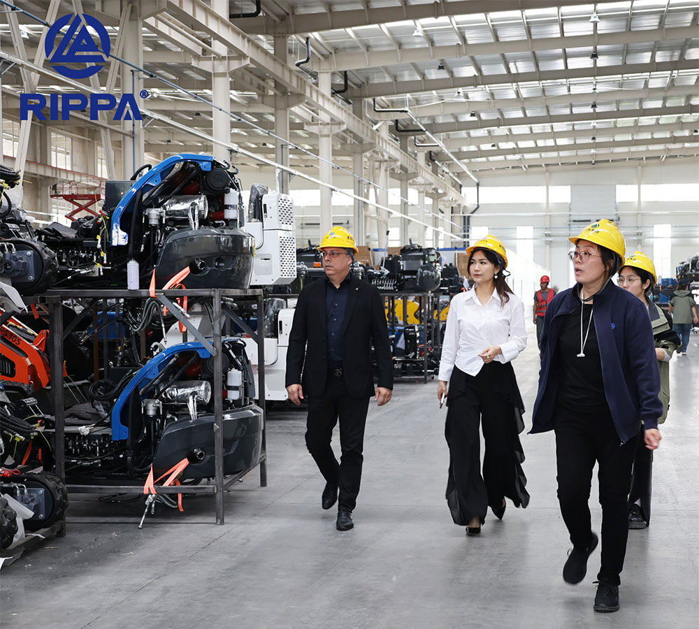 Canadian dealers visit the new factory